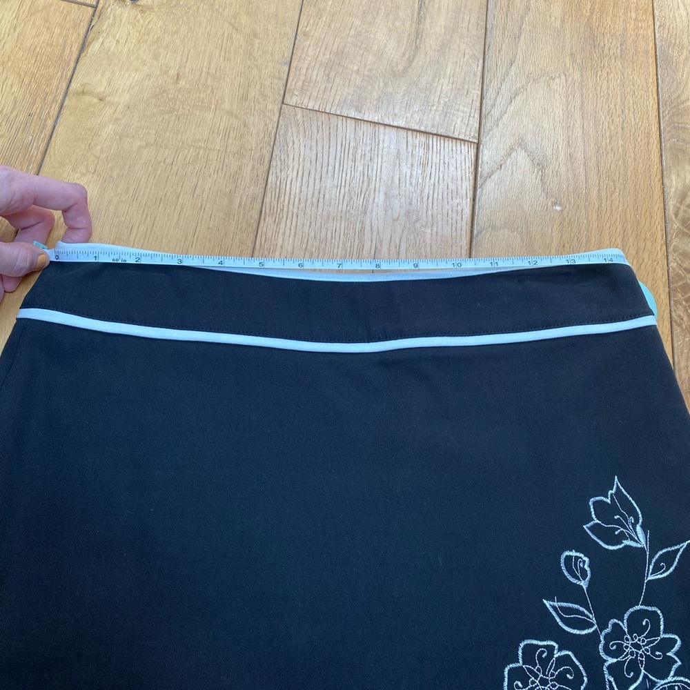 Vintage Black Embroidered cutout black and white skirt - Picture 10 of 11
